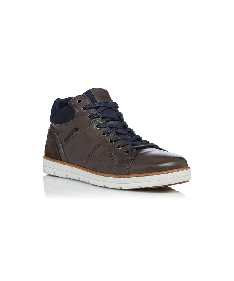 Stakes - Grey